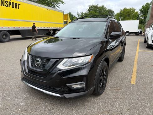 Used 2018 Nissan Rogue SV FWD image 4