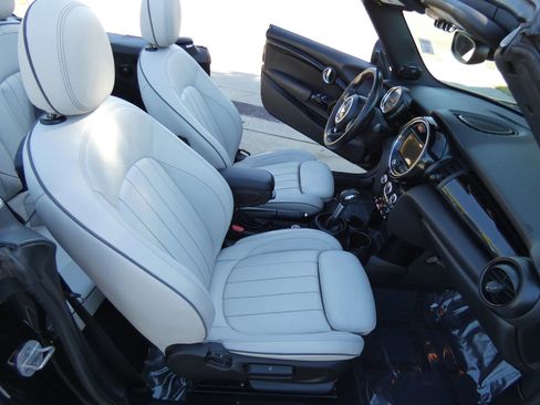 Used 2018 MINI Cooper S image 27