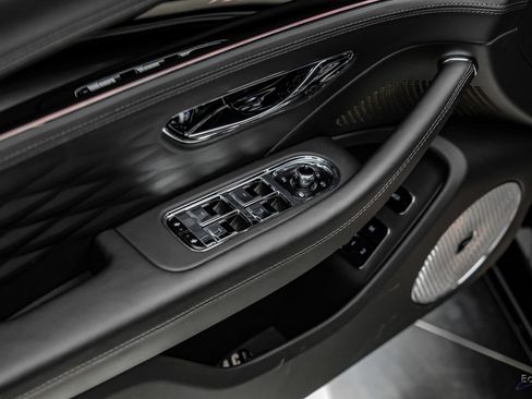 Used 2022 Bentley Flying Spur V8 AWD/4WD image 90
