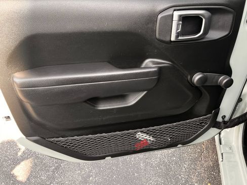 Used 2023 Jeep Wrangler Sport AWD/4WD image 11