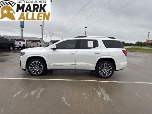 Used 2022 GMC Acadia Denali w/ Denali Technology Package FWD image 3