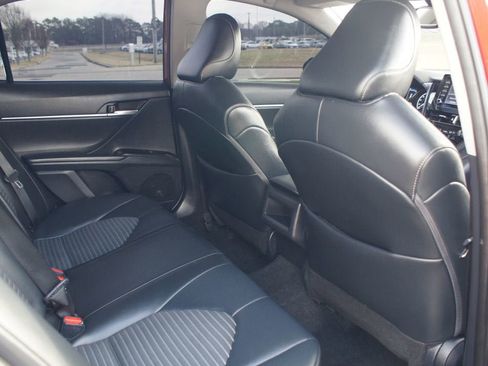 Used 2024 Toyota Camry SE image 20