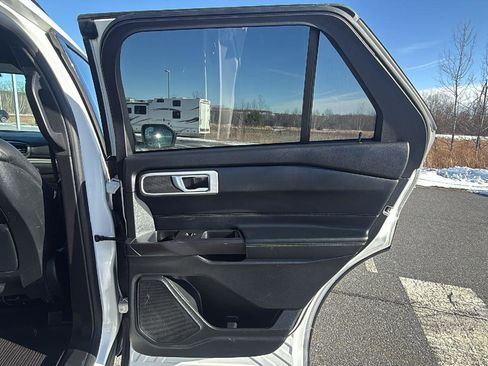 Used 2020 Ford Explorer XLT w/ Equipment Group 202A image 22