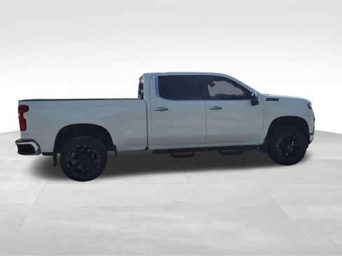 Used 2020 Chevrolet Silverado 1500 LTZ w/ LTZ Convenience Package AWD/4WD image 3
