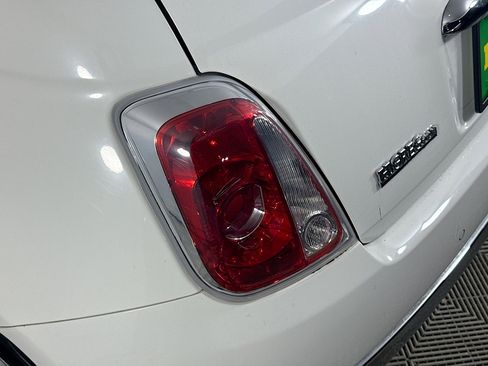 Used 2017 FIAT 500 Lounge image 32