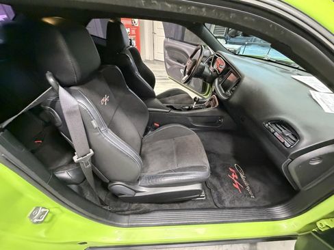 Used 2015 Dodge Challenger R/T Scat Pack w/ Scat Pack Appearance Package image 38