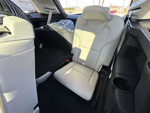 New 2026 Volvo XC90 B6 Ultra w/ Protection Package Premier AWD/4WD image 13