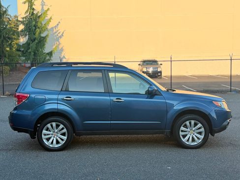 Used 2012 Subaru Forester 2.5X Premium AWD/4WD image 6
