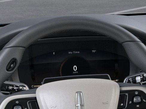 New 2025 Lincoln Corsair AWD w/ Equipment Group 101A image 13