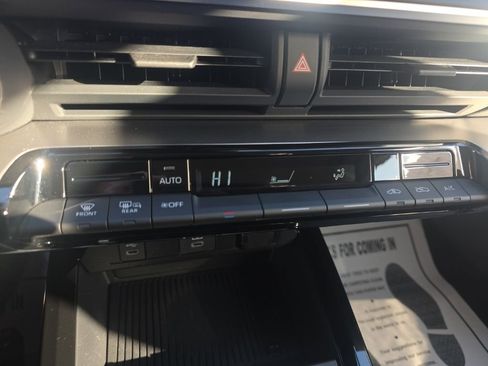 Used 2024 Toyota Prius LE image 27