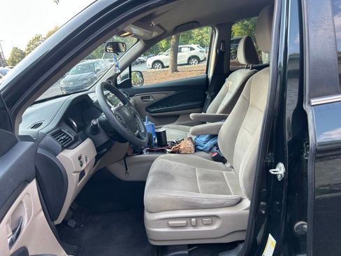 Used 2018 Honda Pilot EX image 12