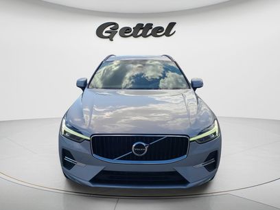 Used 2022 Volvo XC60 B5 Momentum w/ Advanced Package