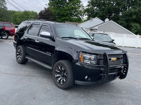 Used 2013 Chevrolet Tahoe LTZ AWD/4WD image 2