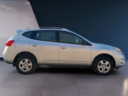 Used 2014 Nissan Rogue S w/ Convenience Package FWD image 6