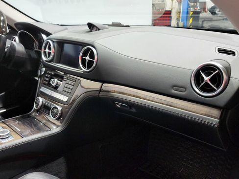 Used 2013 Mercedes-Benz SL 550 image 26