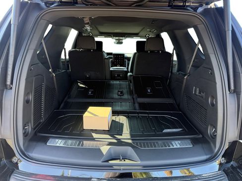 New 2026 GMC Yukon Denali w/ Denali Reserve Package image 17