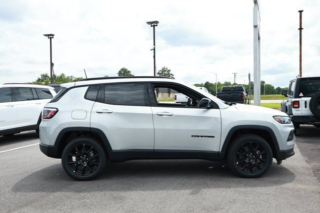New 2026 Jeep Compass Latitude AWD/4WD image 4