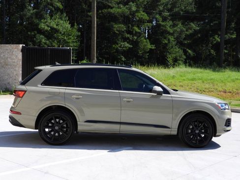 Used 2021 Audi Q7 3.0T Premium Plus AWD/4WD image 45