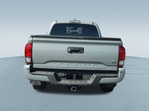 Used 2018 Toyota Tacoma TRD Sport w/ TRD Premium Sport Package image 8