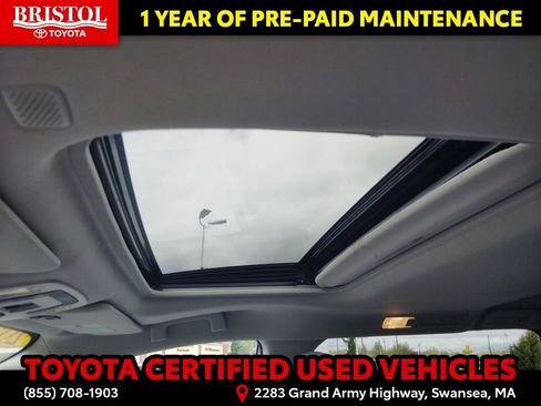 Used 2024 Toyota Sienna XLE FWD image 21