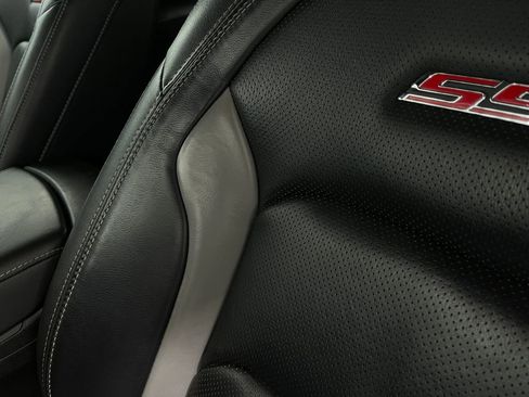 Used 2019 Chevrolet Camaro SS image 17