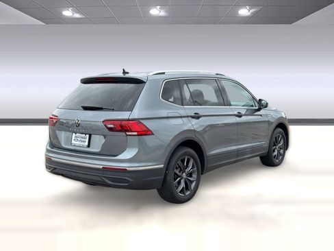 Used 2023 Volkswagen Tiguan SE FWD image 9