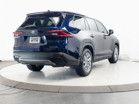 Certified 2025 Toyota Grand Highlander AWD image 13