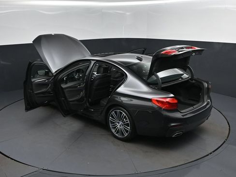 Used 2018 BMW 540i w/ M Sport Package RWD image 2