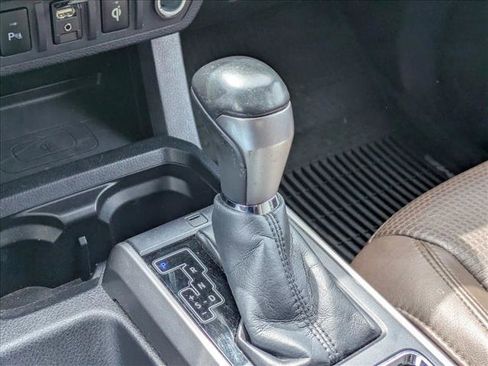 Used 2017 Toyota Tacoma Limited w/ Tow Package image 16