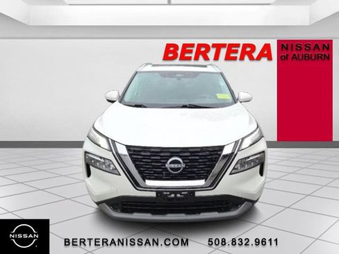 Used 2023 Nissan Rogue SV w/ SV Premium B Package AWD/4WD image 3