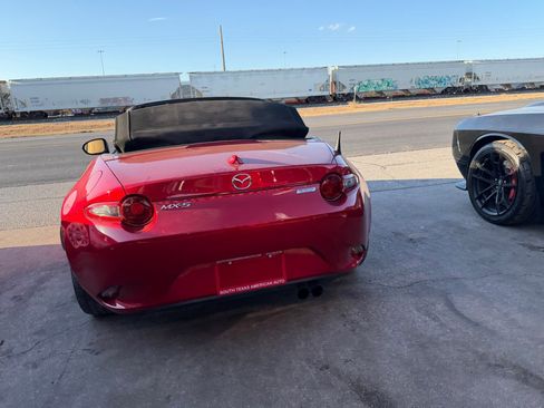 Used 2017 MAZDA MX-5 Miata Grand Touring image 17