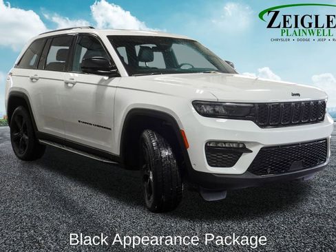 Used 2024 Jeep Grand Cherokee Limited w/ Luxury Tech Group II image 4