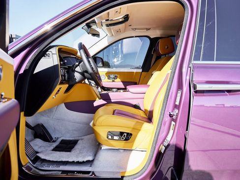 Used 2025 Rolls-Royce Cullinan image 34