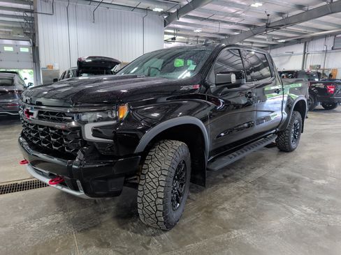Used 2023 Chevrolet Silverado 1500 ZR2 w/ Technology Package AWD/4WD image 6