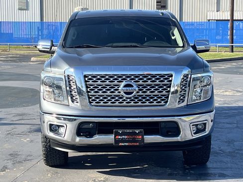 Used 2017 Nissan Titan SL image 5
