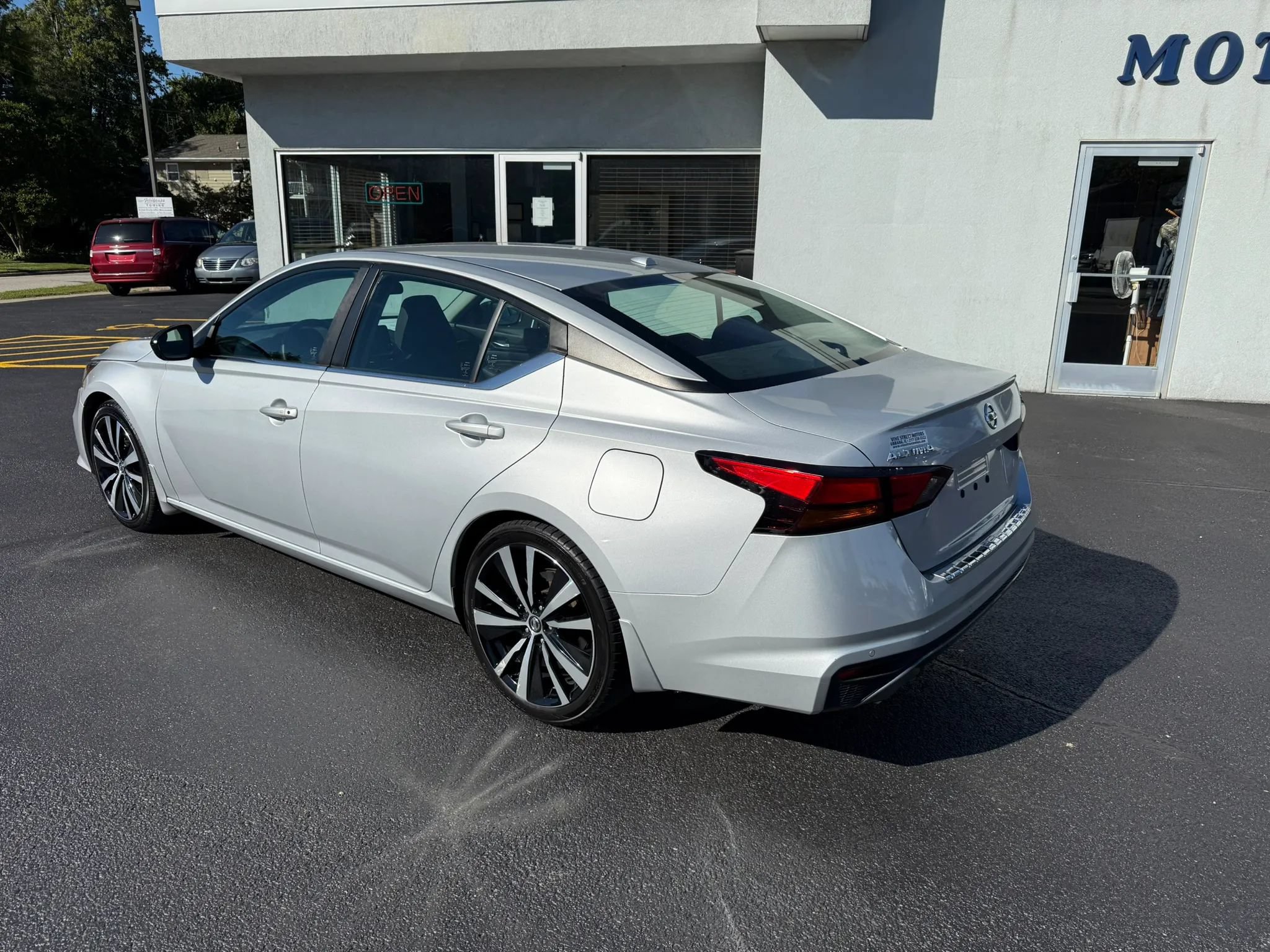 Used 2021 Nissan Altima 2.5 SR FWD image 6