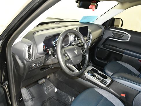 Used 2021 Ford Bronco Sport Outer Banks w/ Outer Banks Package (96D) image 38