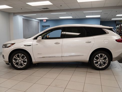 Used 2018 Buick Enclave Avenir w/ Avenir Technology Package image 2