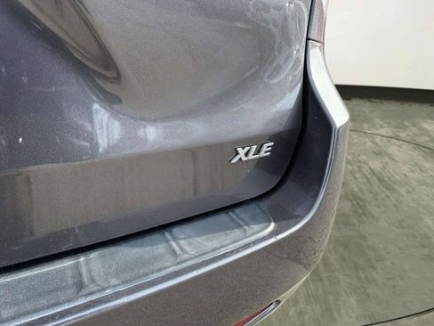 Used 2018 Toyota Sienna XLE w/ XLE Navigation Package image 27