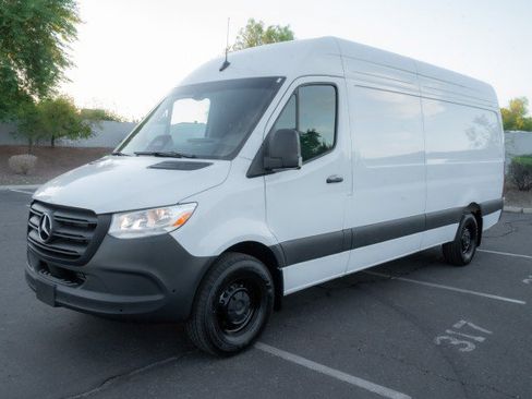Used 2025 Mercedes-Benz Sprinter 2500 image 1