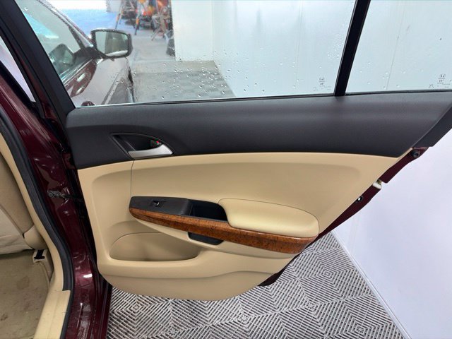 Used 2011 Honda Accord EX image 16