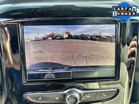 Used 2022 Chevrolet Traverse LS image 30