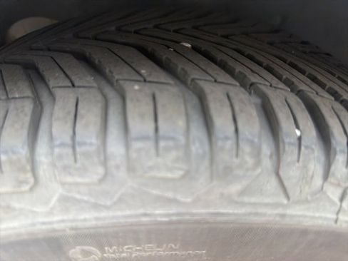 Used 2009 Volkswagen Beetle S image 2