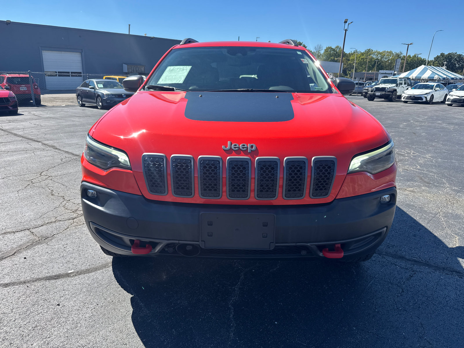 Used 2021 Jeep Cherokee Trailhawk AWD/4WD image 2