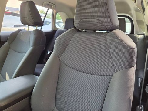 Used 2019 Toyota RAV4 LE w/ Carpet Mat Package AWD/4WD image 10