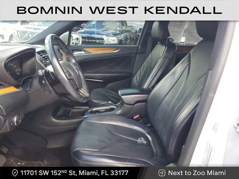 Used 2017 Lincoln MKC Reserve image 24
