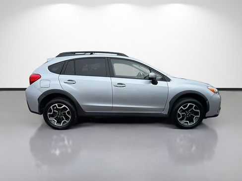 Used 2017 Subaru Crosstrek 2.0i Premium image 2