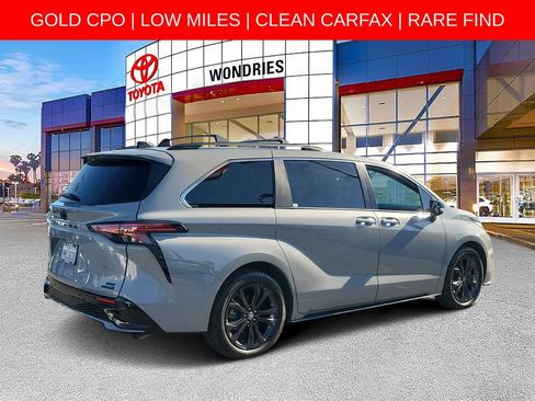 Used 2024 Toyota Sienna XSE w/ XSE Premium Package FWD image 4