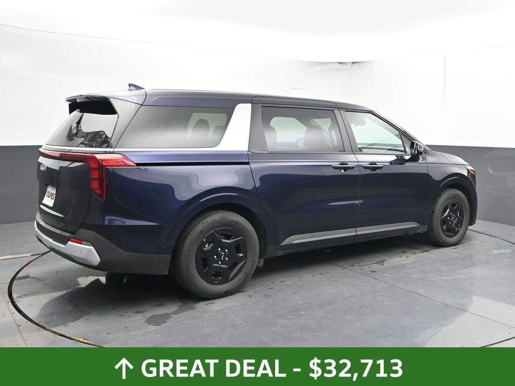Used 2026 Kia Carnival FWD image 4