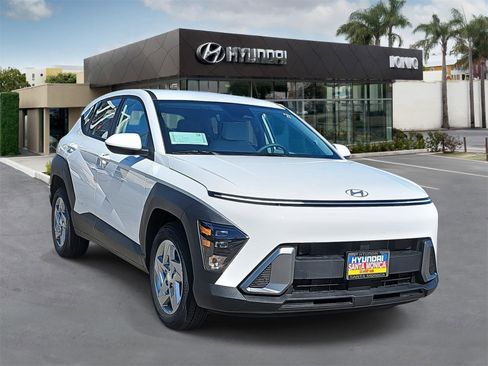 New 2026 Hyundai Kona SE image 1